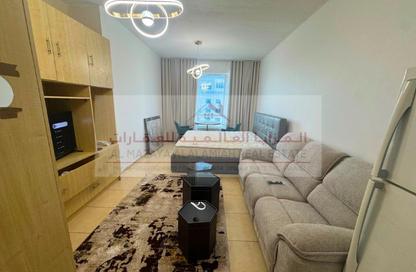 Apartment - Studio - 1 for rent in Beach Tower 1 - Al Khan Lagoon - Al Khan - Sharjah