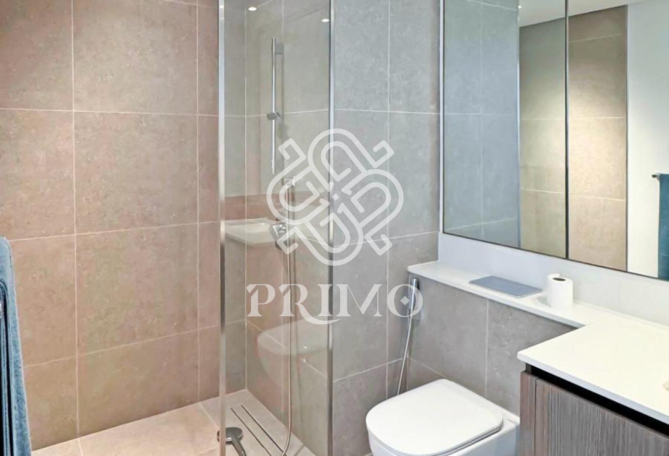 Stunning Upgraded 4BR | Single Row | Park View photo 13