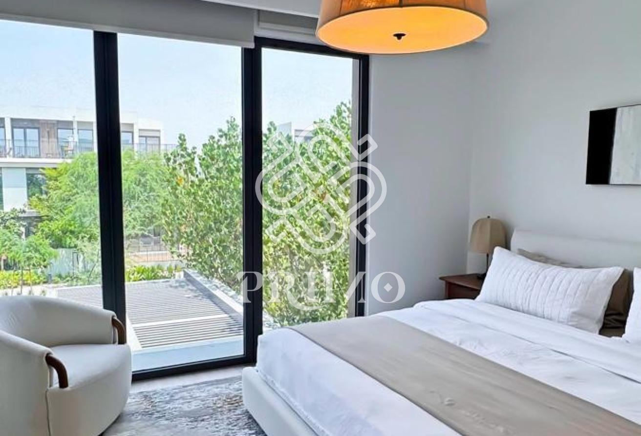 Stunning Upgraded 4BR | Single Row | Park View photo 11
