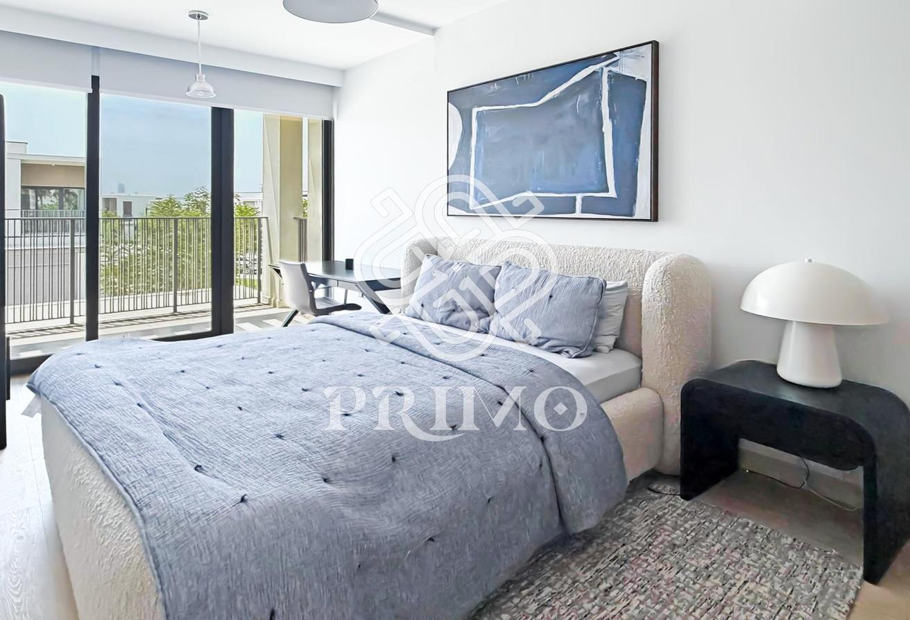 Stunning Upgraded 4BR | Single Row | Park View photo 7
