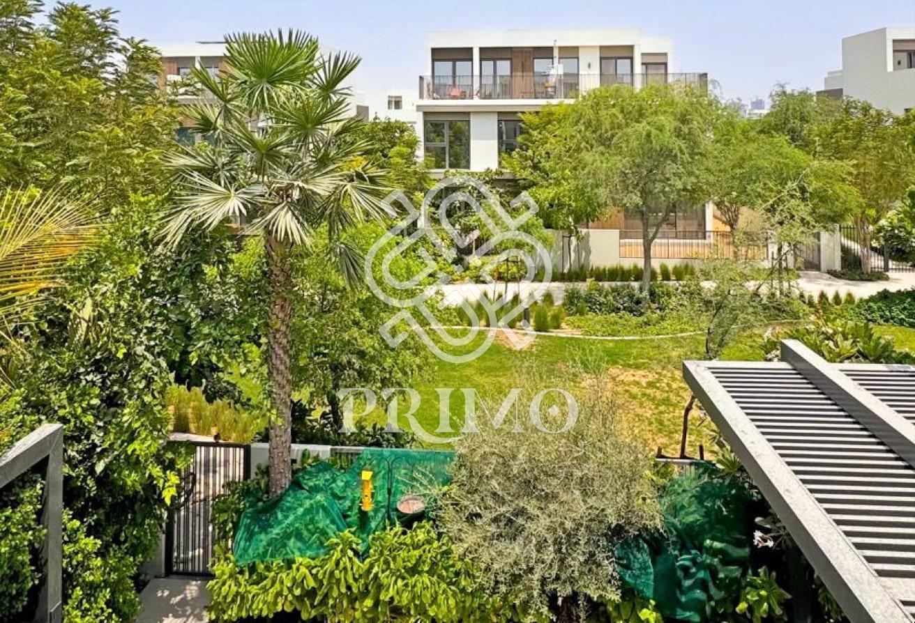 Stunning Upgraded 4BR | Single Row | Park View photo 19
