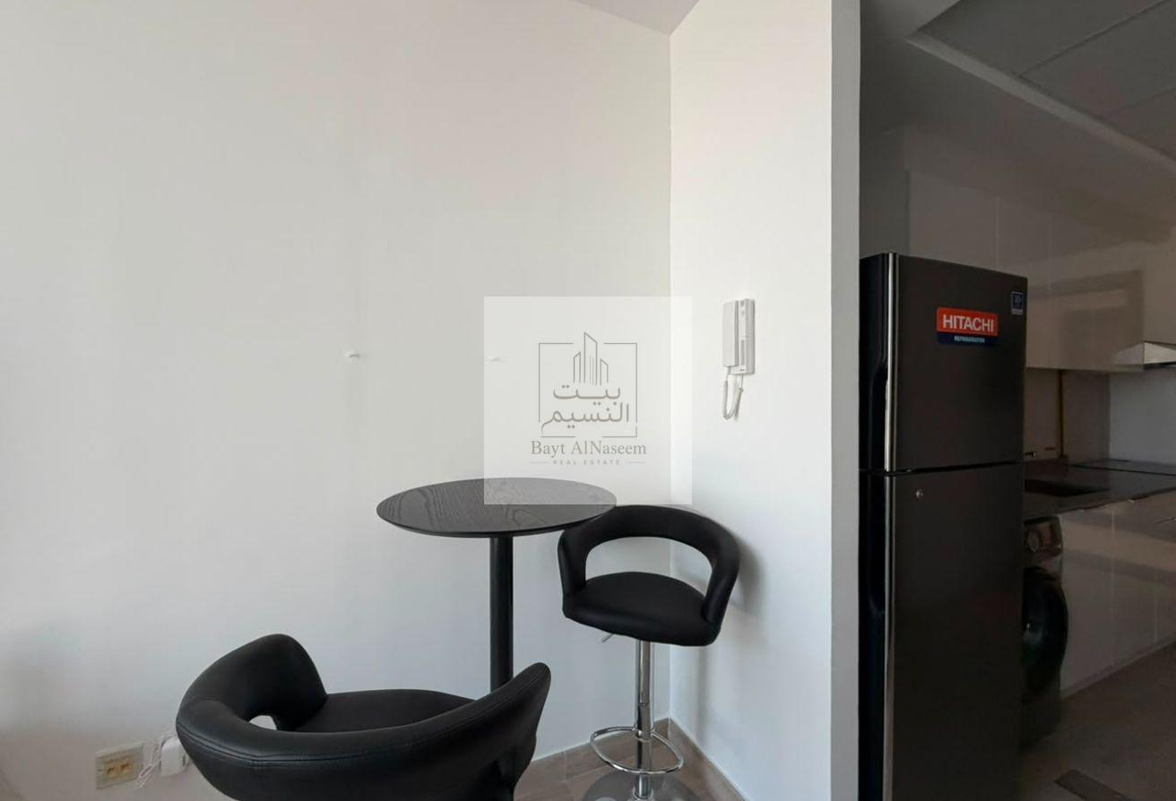 Furnished | Vacant | Flex Chqs | No Balcony photo 11