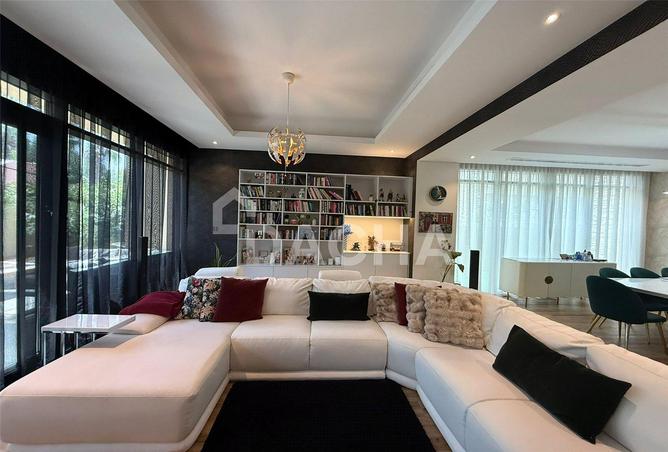 84878677 - Property Image 3