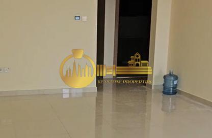 Apartment - 1 Bedroom - 2 Bathrooms for rent in Gulfa Towers - Al Rashidiya 1 - Al Rashidiya - Ajman
