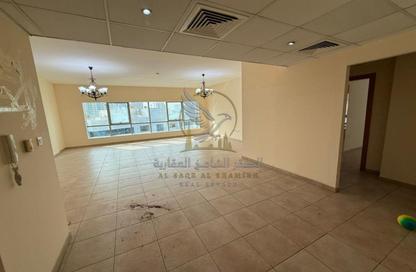 Apartment - 4 - 5 for rent in Yasmeen Tower - Al Majaz 2 - Al Majaz - Sharjah
