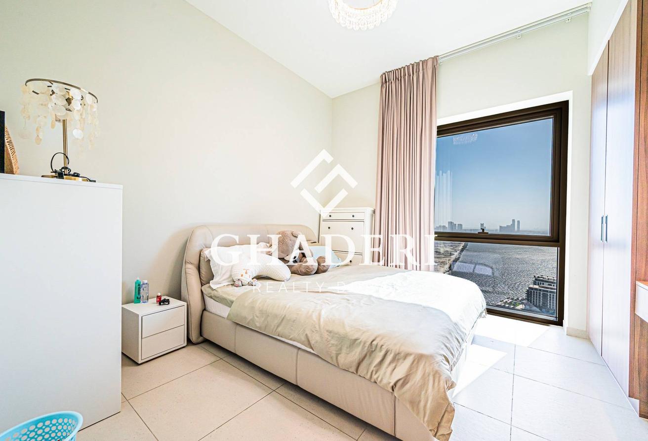 Luxury Furnished I Creek View I Vacant photo 17