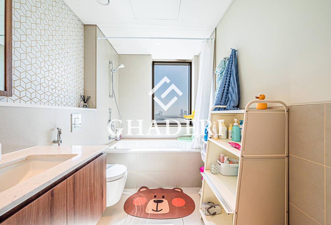 Luxury Furnished I Creek View I Vacant photo 19