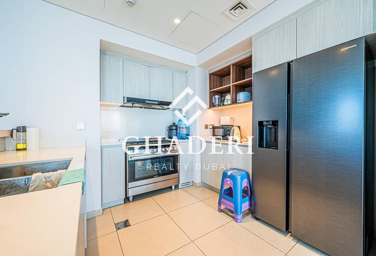 Luxury Furnished I Creek View I Vacant photo 7