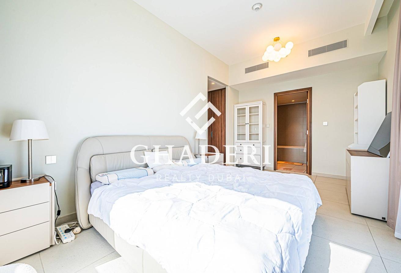 Luxury Furnished I Creek View I Vacant photo 12