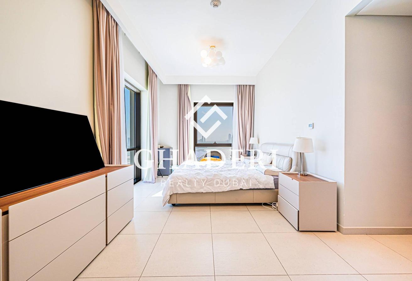 Luxury Furnished I Creek View I Vacant photo 9