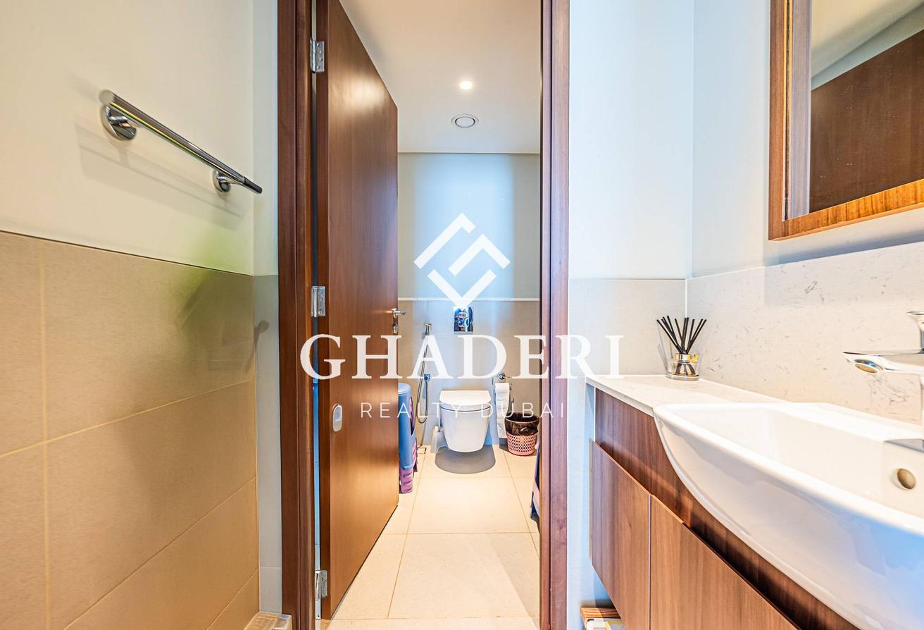 Luxury Furnished I Creek View I Vacant photo 20