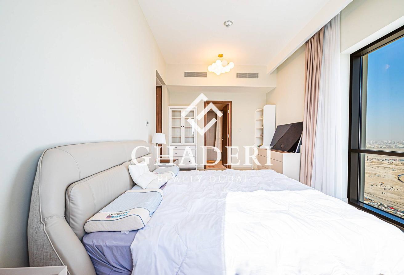 Luxury Furnished I Creek View I Vacant photo 11