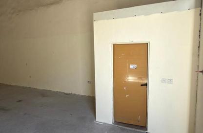 Warehouse - Studio - 1 Bathroom for rent in Mussafah Industrial Area - Mussafah - Abu Dhabi