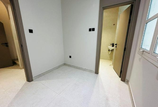 81964360 - Property Image 3