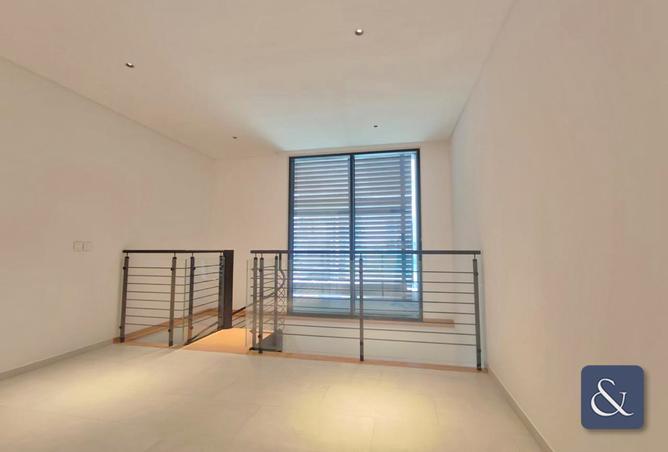 Duplex | Luxury Apartment | Un-furnished photo 2