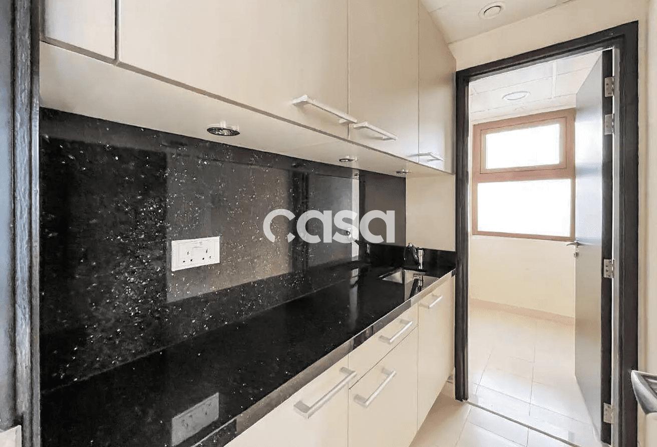 Luxury 6 BR Villa | Spacious | Vacant photo 4