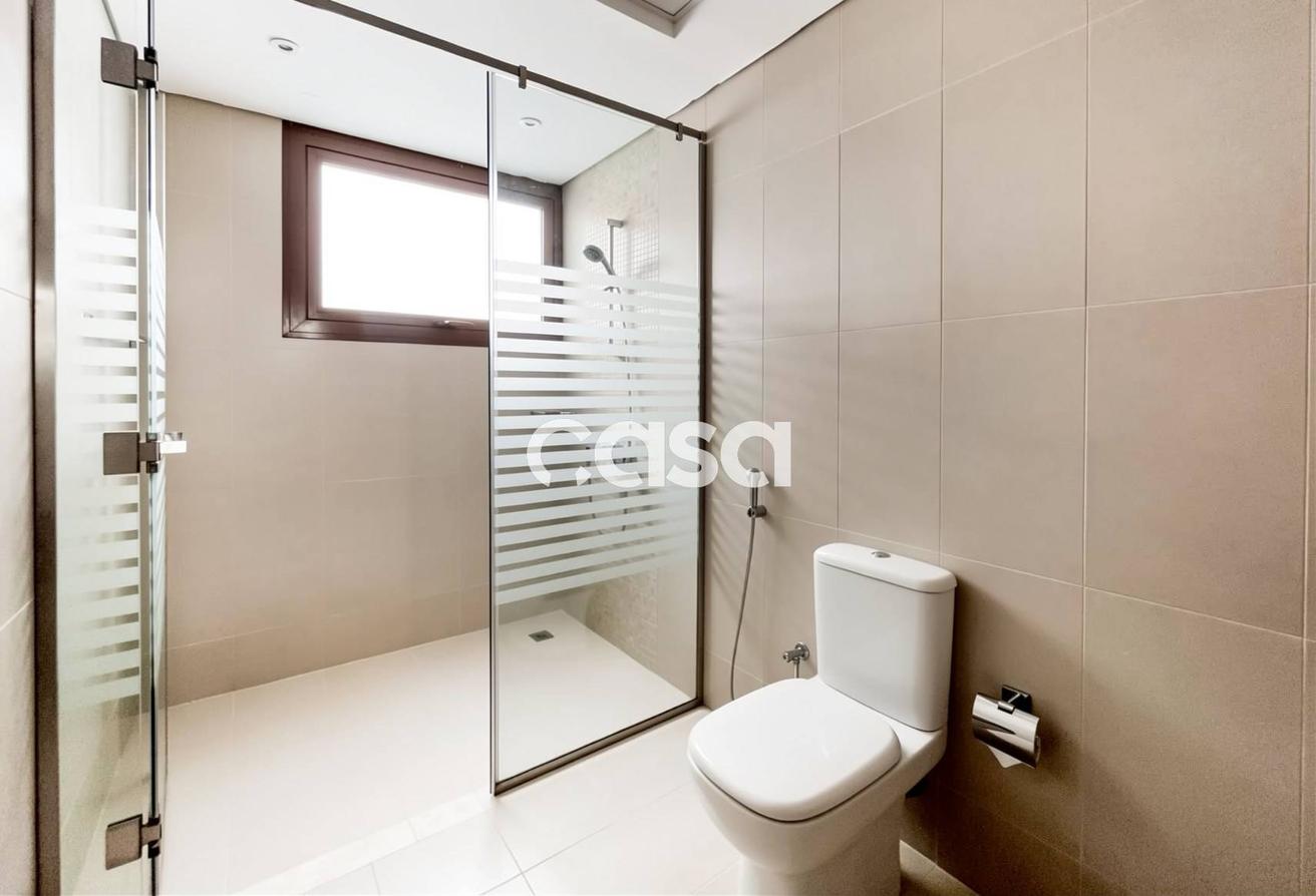 Luxury 6 BR Villa | Spacious | Vacant photo 9