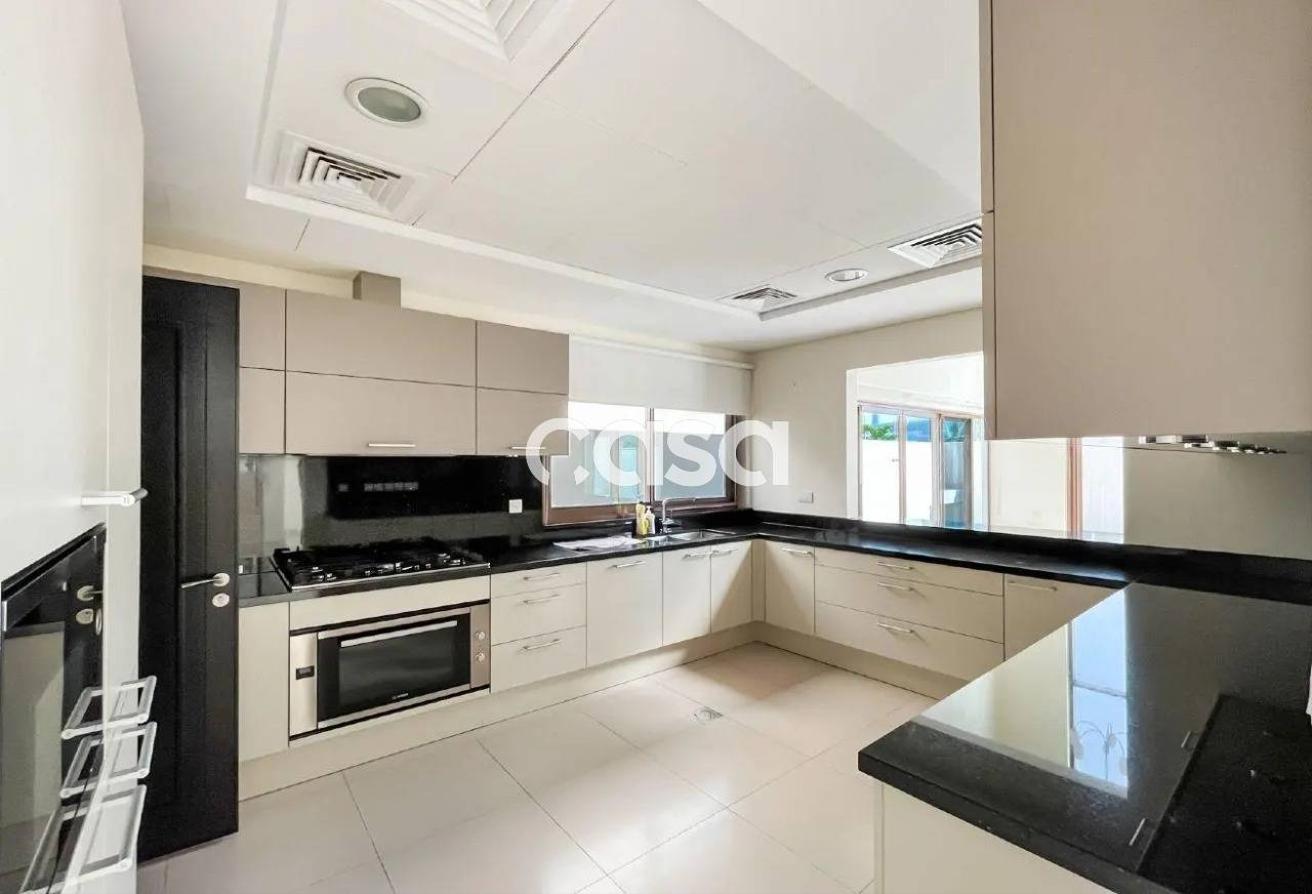 Luxury 6 BR Villa | Spacious | Vacant photo 5