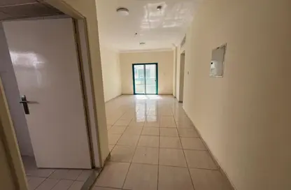 شقة - 2 غرف نوم - 2 حمامات للايجار في الند - القاسمية - الشارقة