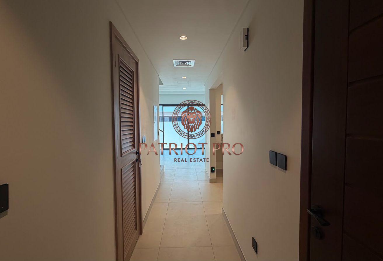 Spacious 4BR Townhouse | Costa Brava photo 8