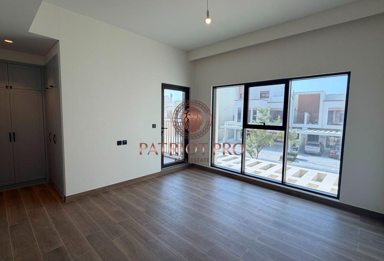 Spacious 4BR Townhouse | Costa Brava photo 11