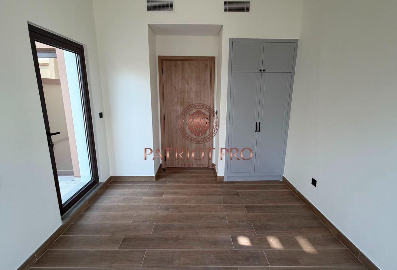 Spacious 4BR Townhouse | Costa Brava photo 7