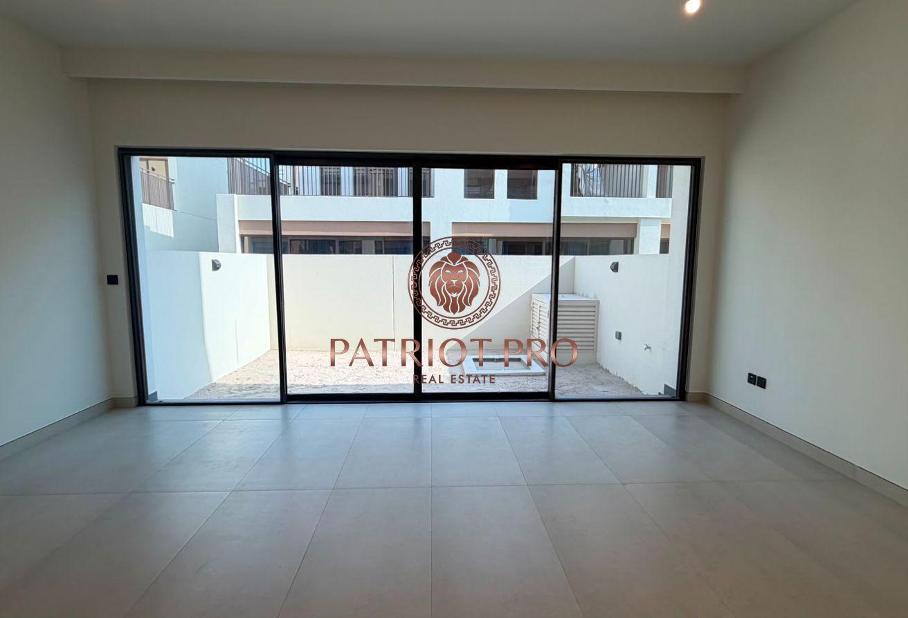 Spacious 4BR Townhouse | Costa Brava photo 14