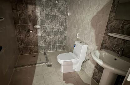 Apartment - 3 Bedrooms - 3 Bathrooms for rent in Dar Al Majaz - Jamal Abdul Nasser Street - Al Majaz - Sharjah Apartment - 3 Bedrooms - 3 Bathrooms for rent in Dar Al Majaz - Jamal Abdul Nasser Street - Al Majaz - Sharjah
