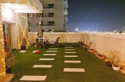 Apartment - 3 Bedrooms - 4 Bathrooms for sale in Mazaya 19 - Queue Point - Liwan - Dubai Land - Dubai