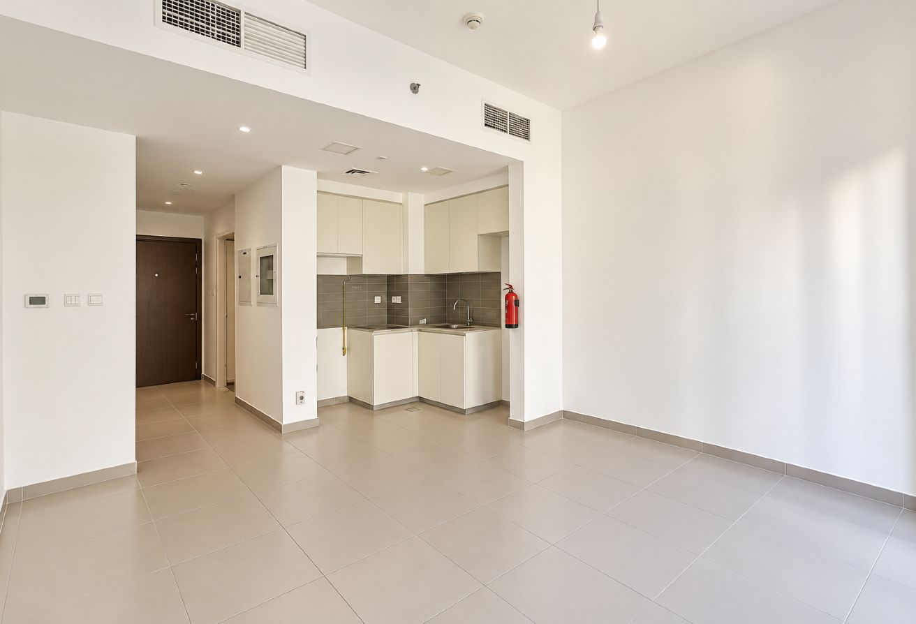 Studio apartment in Hayat Boulevard 2B, Town Square: 7