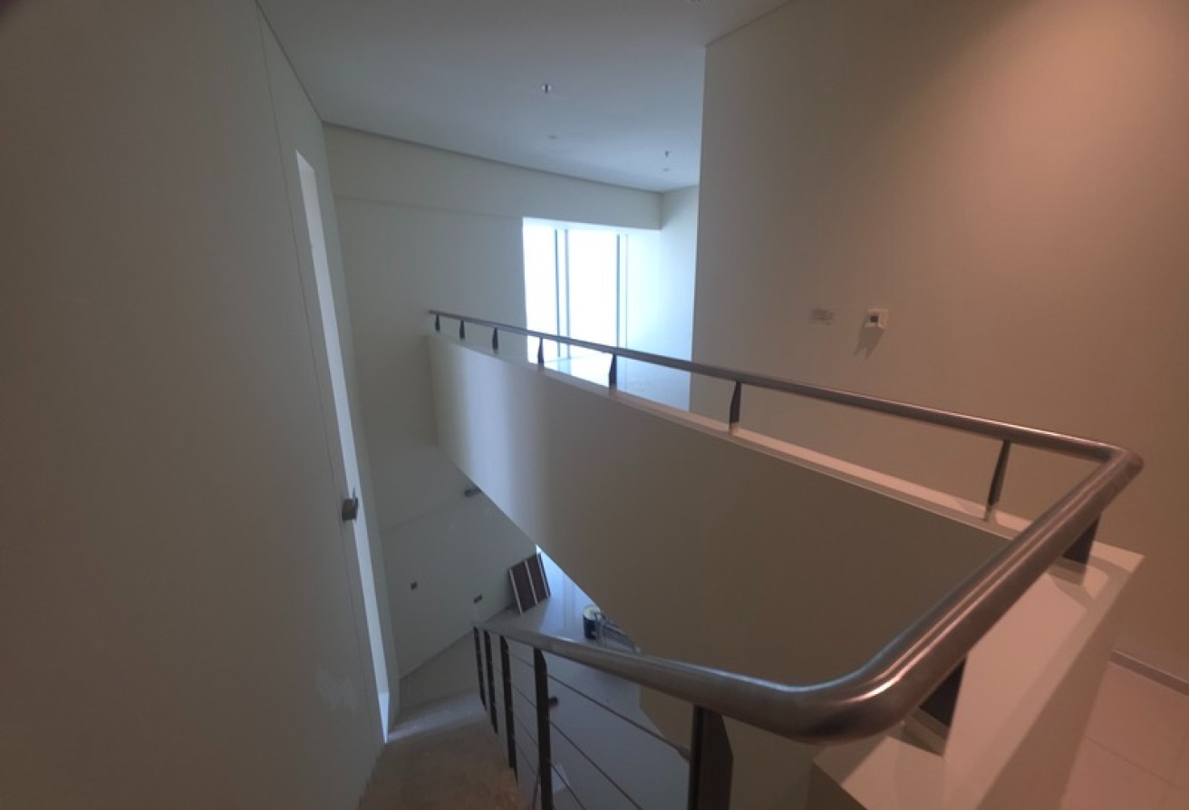 DUPLEX | CITY VIEW | UNFURNISHED | VACANT gallery image