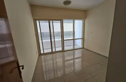 شقة - 2 غرف نوم - 2 حمامات للايجار في شارع التعاون الجديد - التعاون - الشارقة