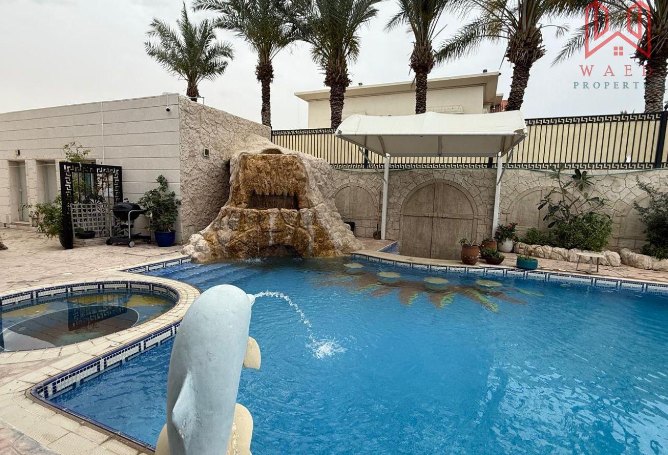 Luxurious Grand Villa with Private Pool and Garden photo 8