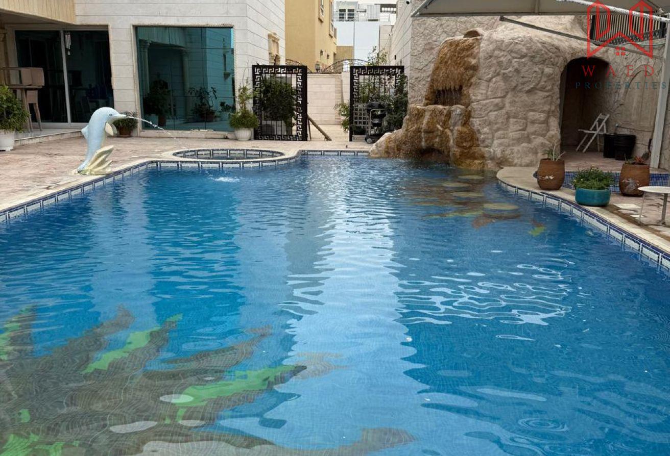 Luxurious Grand Villa with Private Pool and Garden photo 18