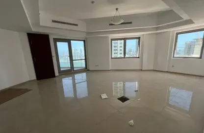 Apartment - 3 Bedrooms - 4 Bathrooms for rent in Al Khan 9 building - Al Khan - Sharjah