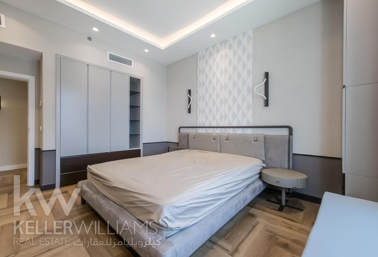 Exclusive | Fully Renovated | Vacant | Sea View photo 17