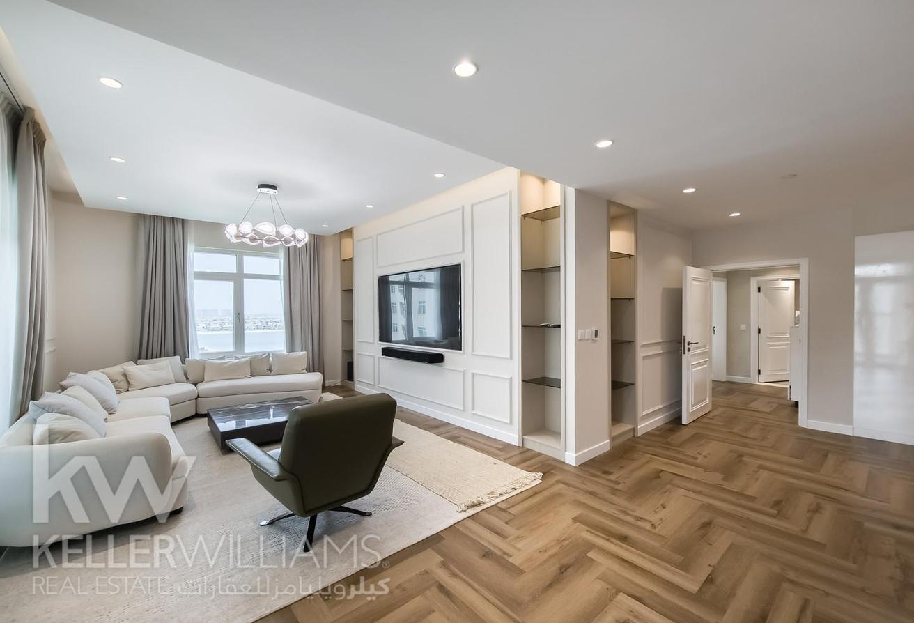 Exclusive | Fully Renovated | Vacant | Sea View photo 2