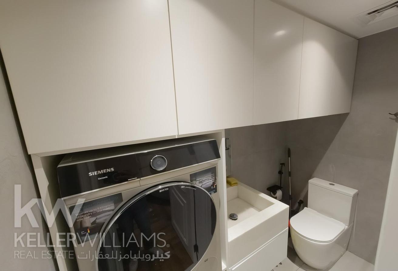 Exclusive | Fully Renovated | Vacant | Sea View photo 25