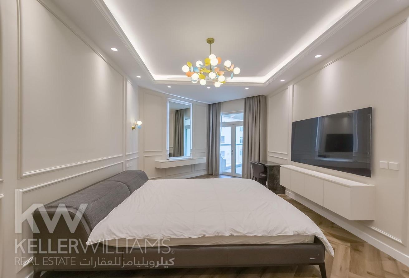 Exclusive | Fully Renovated | Vacant | Sea View photo 14