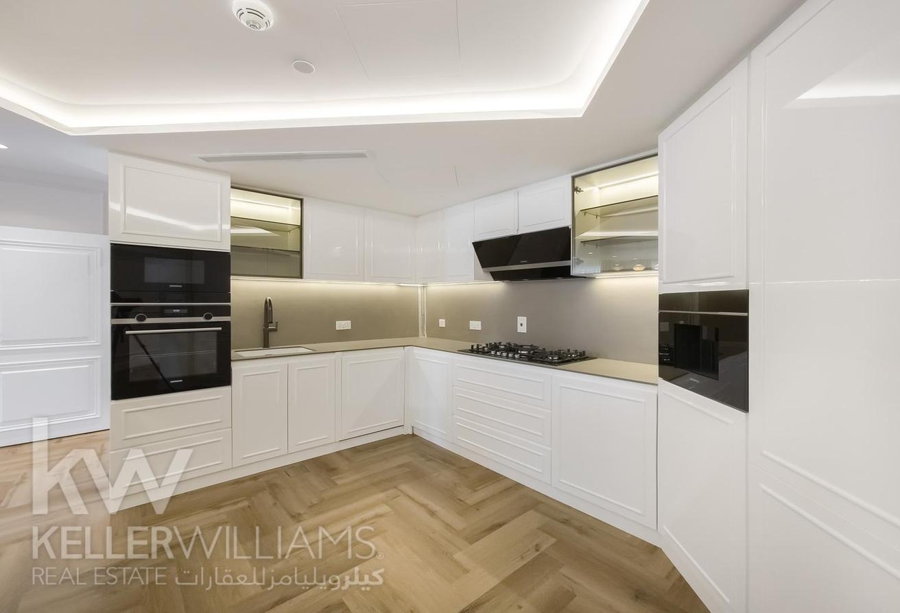 Exclusive | Fully Renovated | Vacant | Sea View photo 8