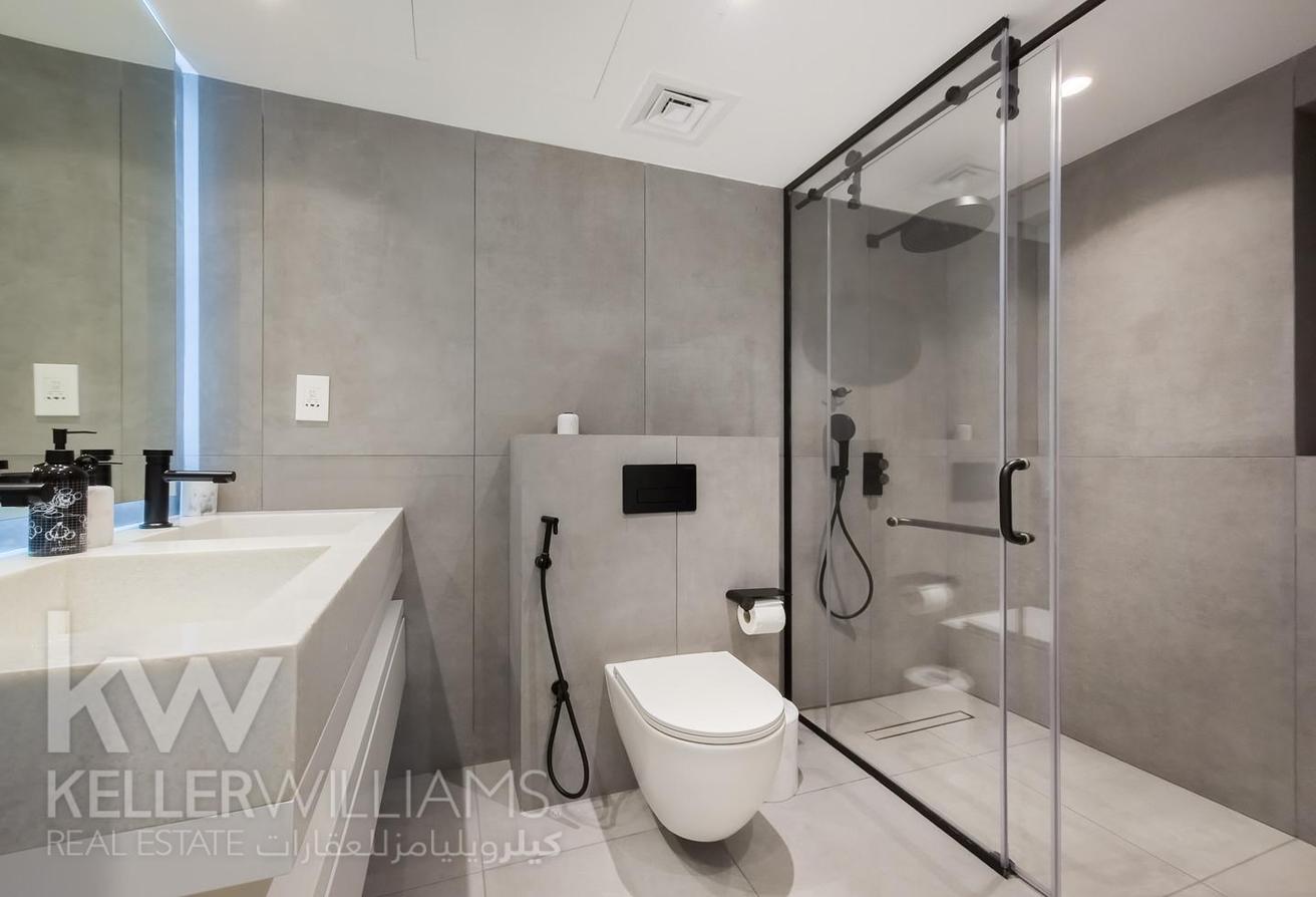 Exclusive | Fully Renovated | Vacant | Sea View photo 27