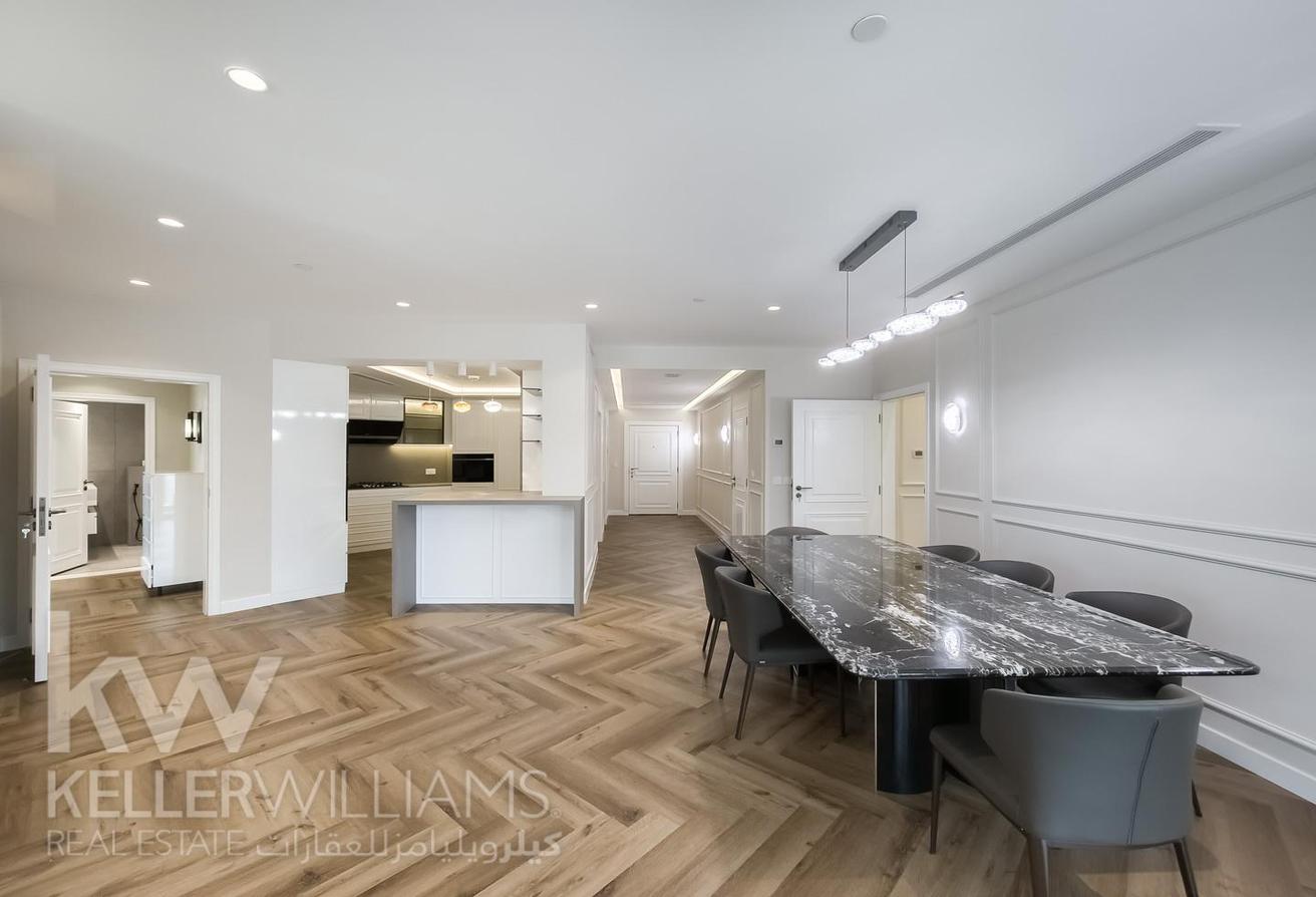 Exclusive | Fully Renovated | Vacant | Sea View photo 5