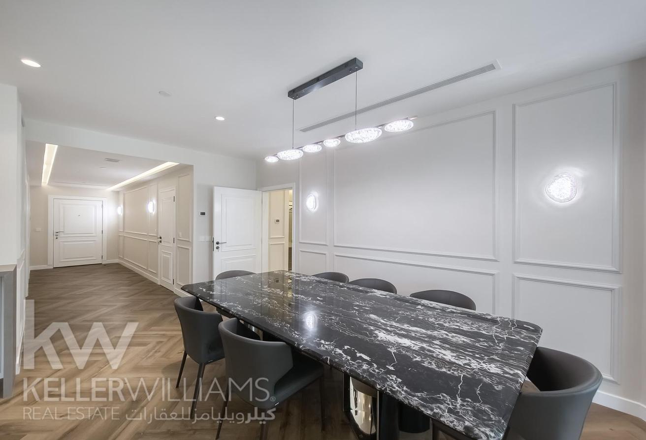 Exclusive | Fully Renovated | Vacant | Sea View photo 6