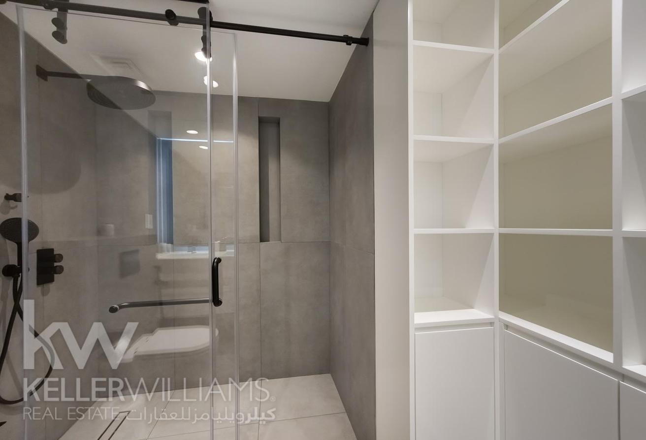 Exclusive | Fully Renovated | Vacant | Sea View photo 23