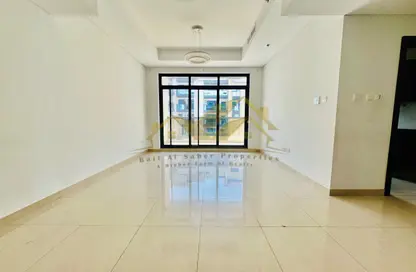 Apartment - 1 Bedroom - 2 Bathrooms for rent in Jumeirah Garden City - Al Satwa - Dubai