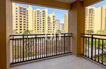 Apartment - 2 - 2 for rent in Lamaa - Madinat Jumeirah Living - Umm Suqeim 3 - Umm Suqeim - Dubai