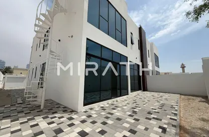 Villa - 5 Bedrooms - 6 Bathrooms for rent in Jumeirah 2 Villas - Jumeirah 2 - Jumeirah - Dubai