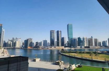 Apartment - 1 Bedroom - 2 Bathrooms for rent in Bay's Edge - Business Bay - Dubai