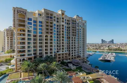 Apartment - 3 Bedrooms - 3 Bathrooms for rent in Marina Residences 3 - Marina Residences - Palm Jumeirah - Dubai