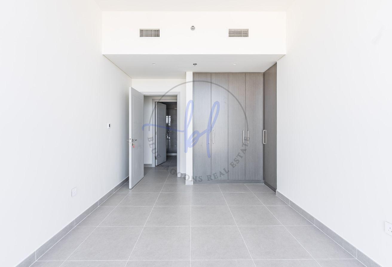 Bright and Spacious Unit| Burj Khalifa View|Vacant photo 16